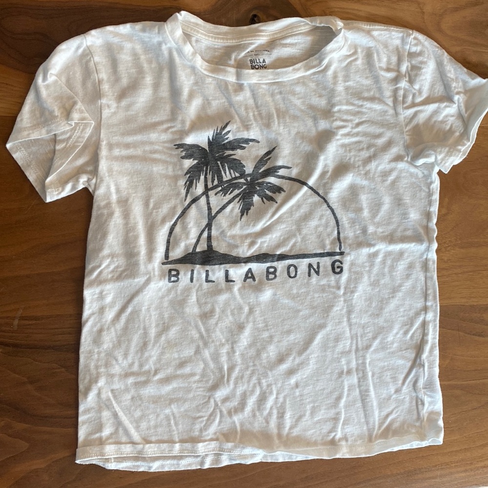 woman’s billabong short sleeve tee